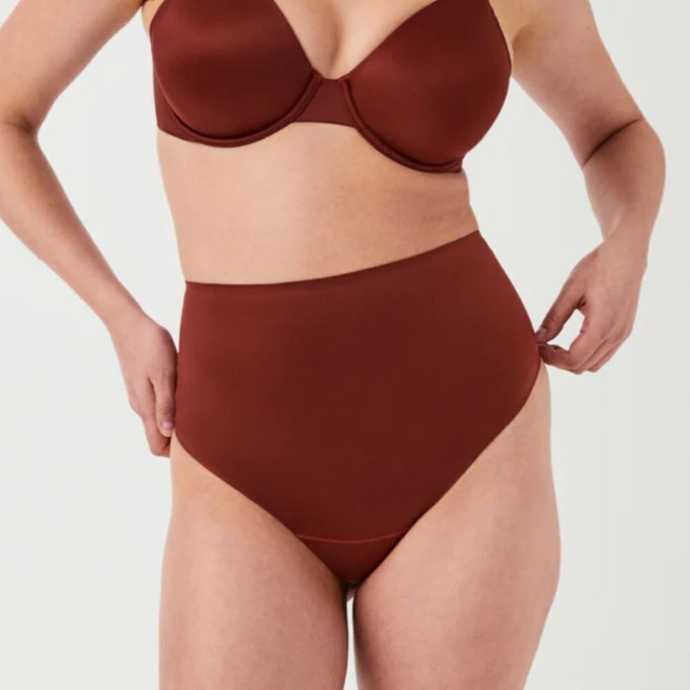 Spanx Everyday Shaping Thong in Sangria Small NWT‎ in packaging